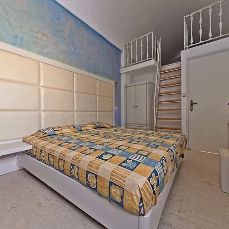 Sellada 3* Камари