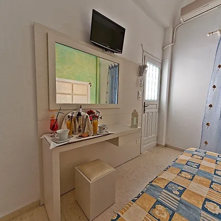 Sellada Kamari (Santorini)