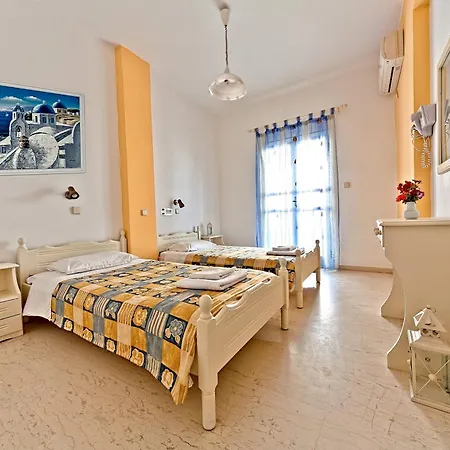 Sellada Kamari (Santorini)