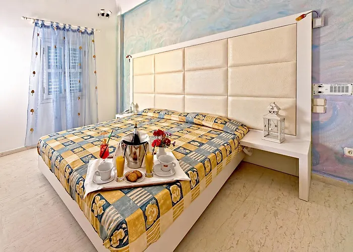 Sellada Kamari (Santorini)