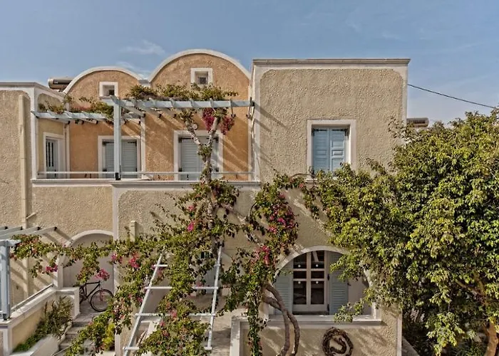 Sellada Aparthotel Kamari (Santorini)