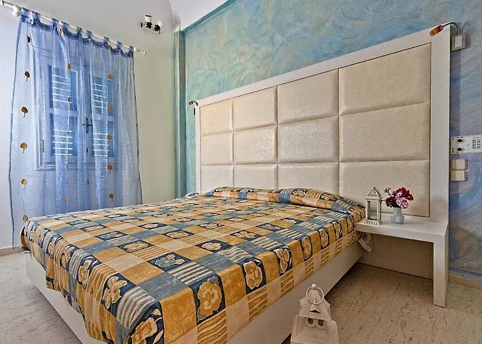 Sellada 3* Kamari (Santorini)