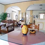 Sellada Aparthotel Kamári