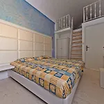Sellada 3* Kamári